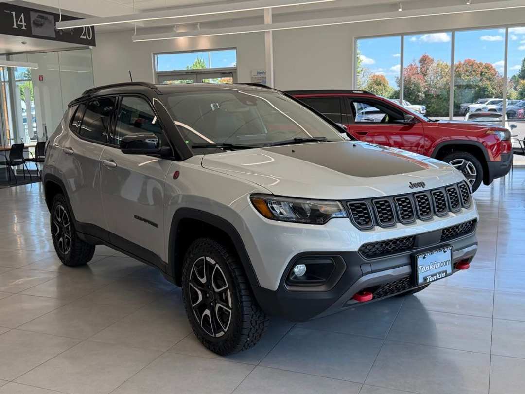2026 Jeep Compass Trailhawk - Image 2