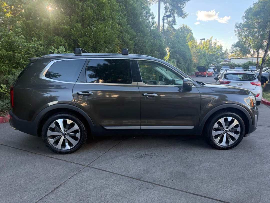 2020 Kia Telluride S - Image 2
