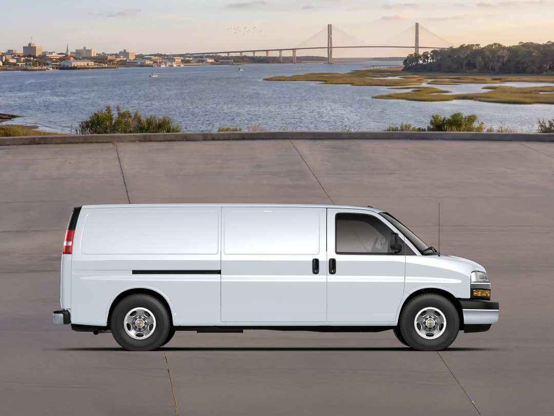 2026 Chevrolet Express 3500 Work - Image 3