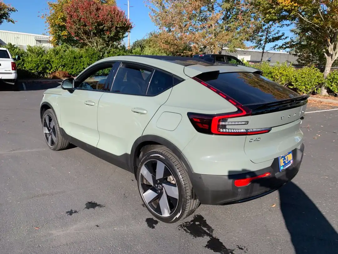 2023 Volvo C40 Recharge Pure Ultimate - Image 2