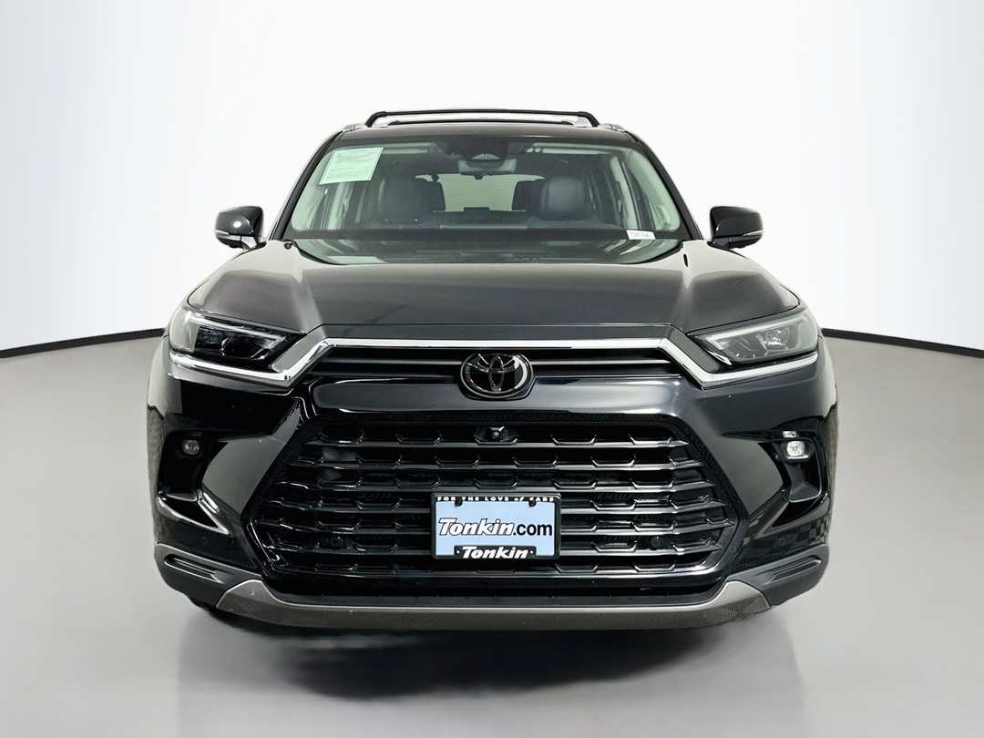 2025 Toyota Grand Highlander Platinum - Image 2