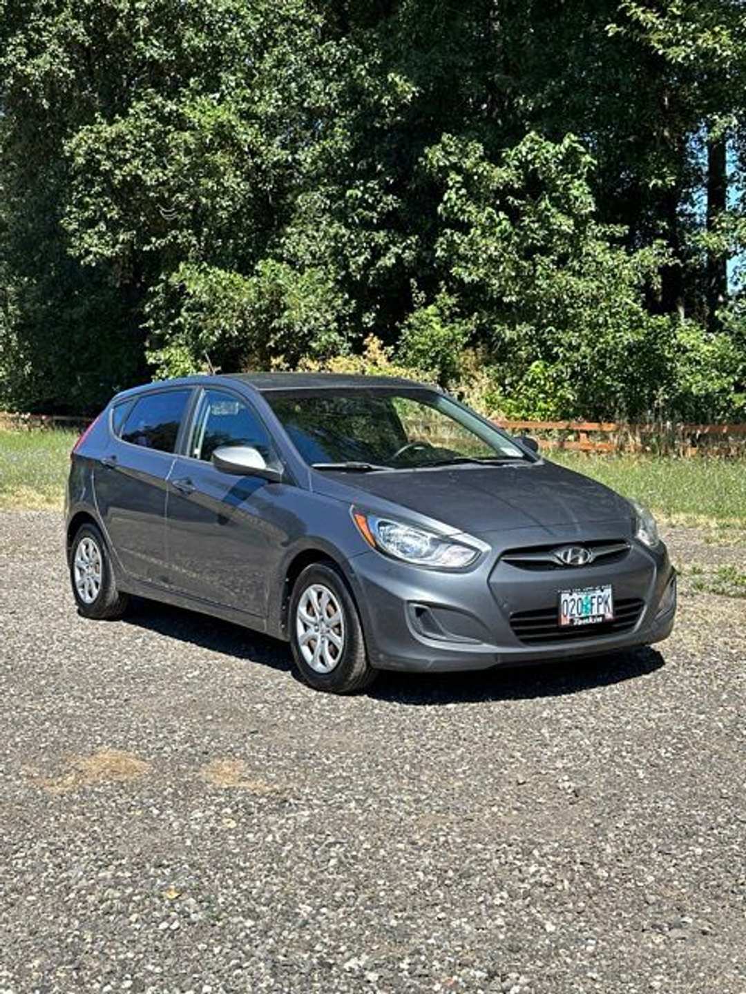 2012 Hyundai Accent GS - Image 2
