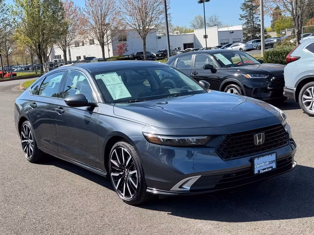 2024 Honda Accord Hybrid Touring - Image 2