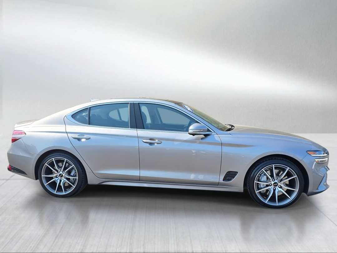 2026 Genesis G70 2.5T Prestige - Image 2