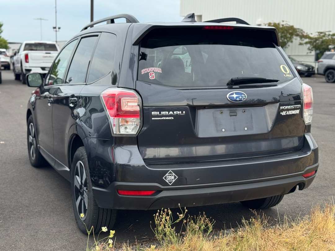 2018 Subaru Forester 2.5i Premium - Image 2