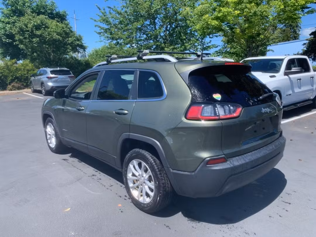 2019 Jeep Cherokee Latitude - Image 2