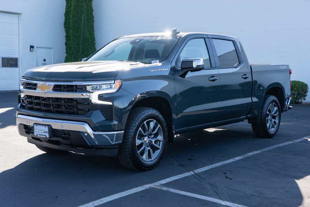 2026 Chevrolet Silverado 1500 LT - Image 3