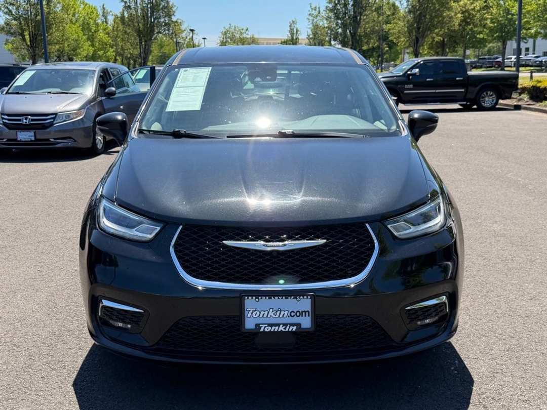 2023 Chrysler Pacifica Hybrid Touring L - Image 3