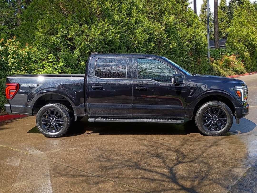 2025 Ford F-150 Lariat - Image 3