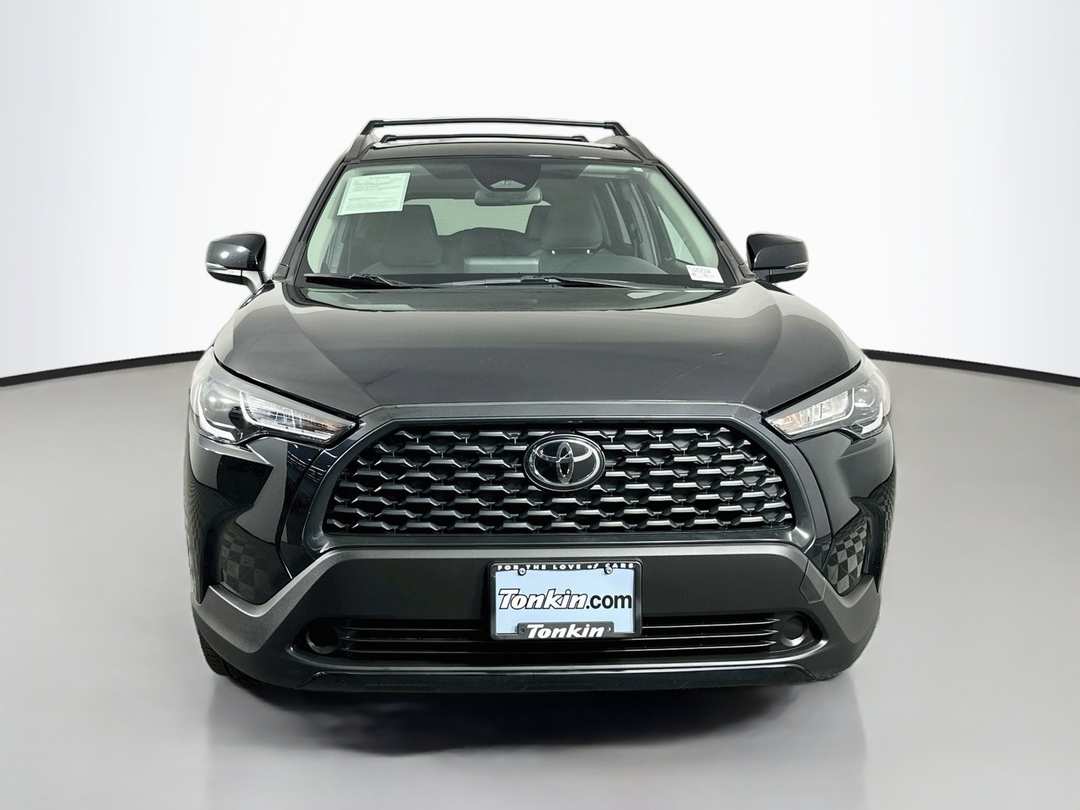 2024 Toyota Corolla Cross LE - Image 2