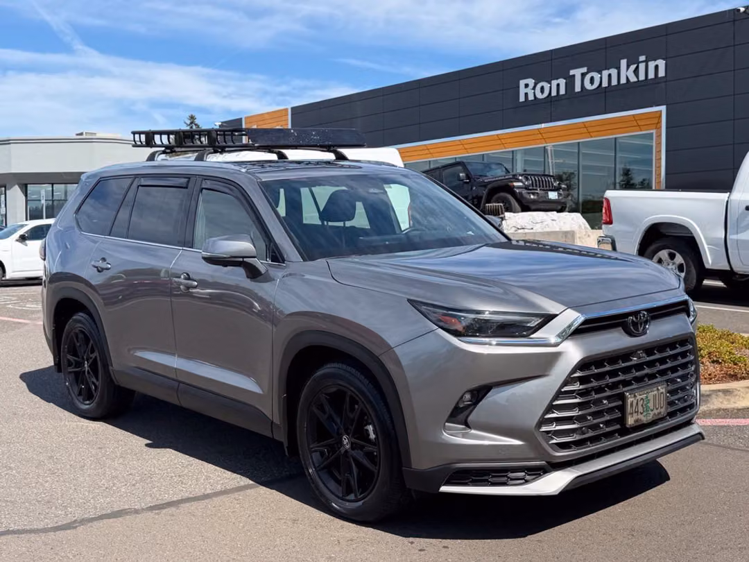 2025 Toyota Grand Highlander Hybrid MAX Platinum - Image 2
