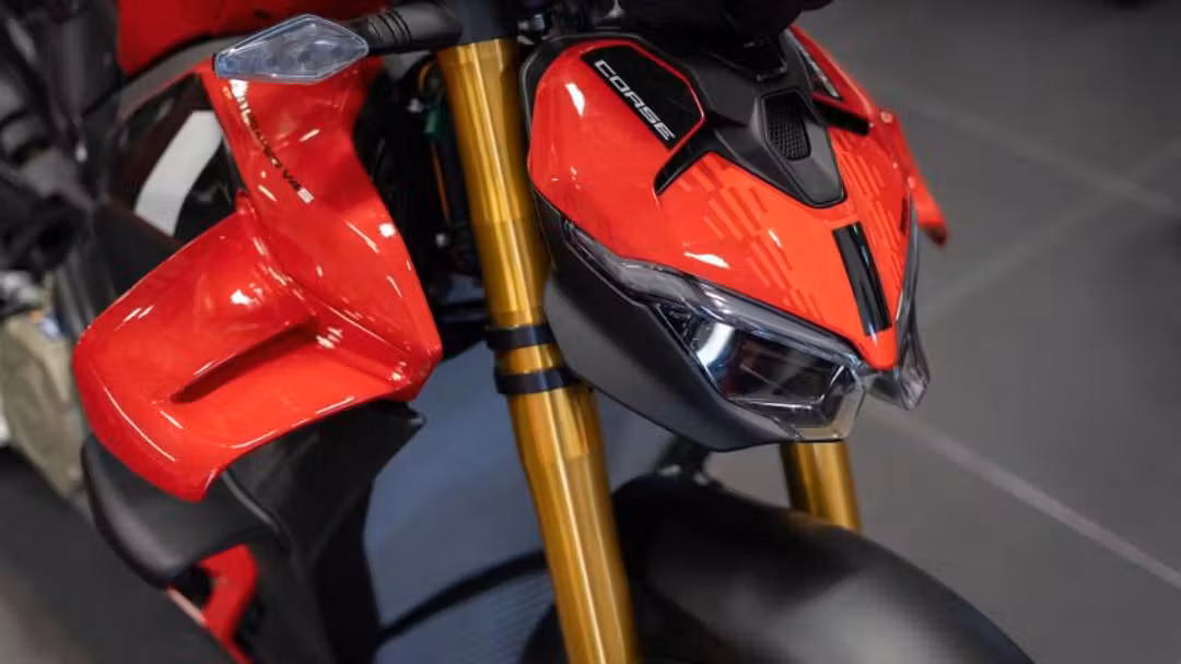 2026 Ducati Streetfighter V4 S Corse - Image 2