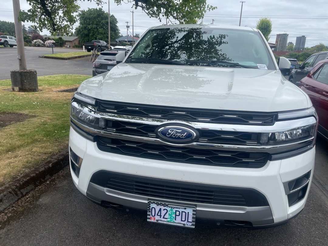 2024 Ford Expedition Limited - Image 2