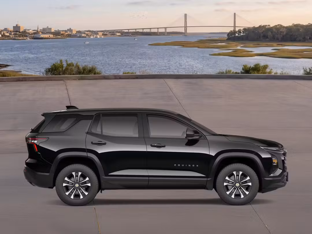 2027 Chevrolet Equinox LT - Image 3
