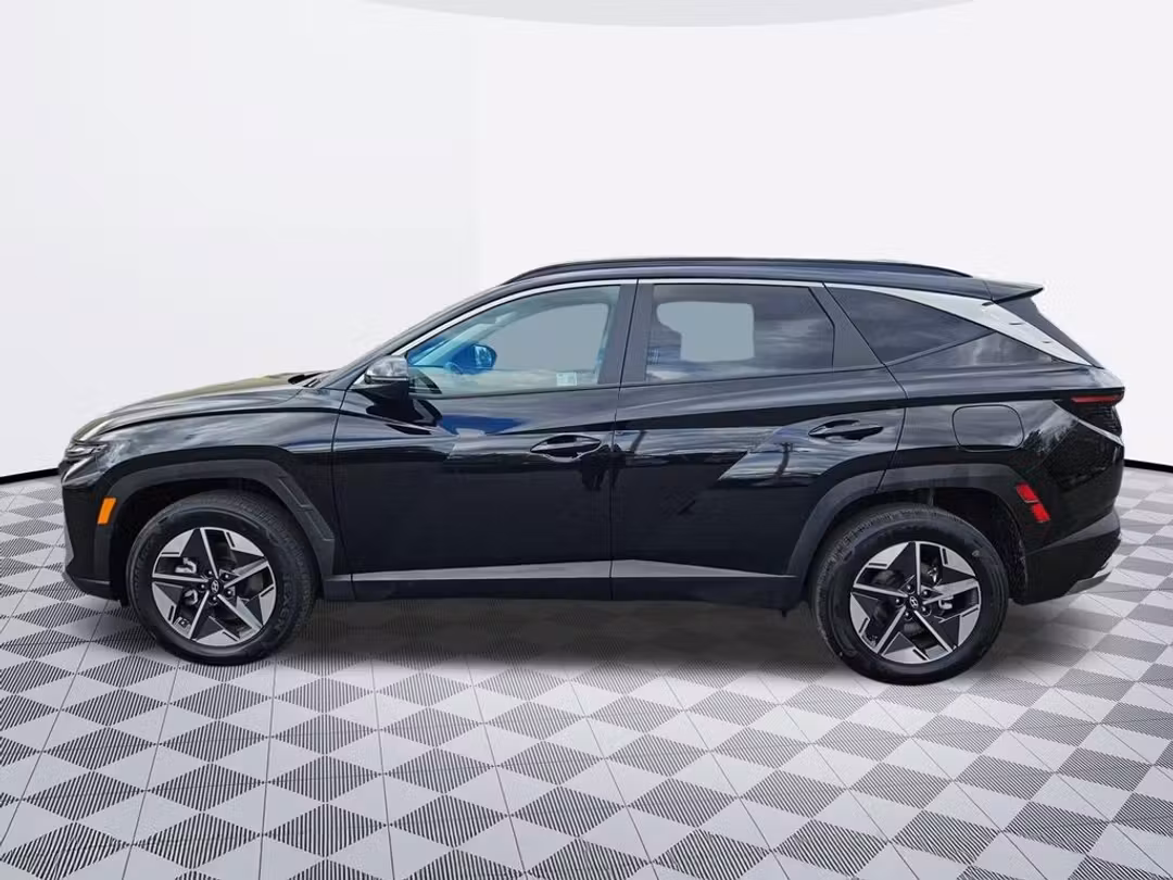 2025 Hyundai Tucson Hybrid SEL Convenience - Image 3