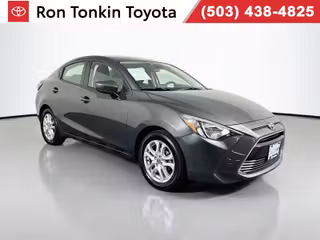 2017 Toyota Yaris Ia Base