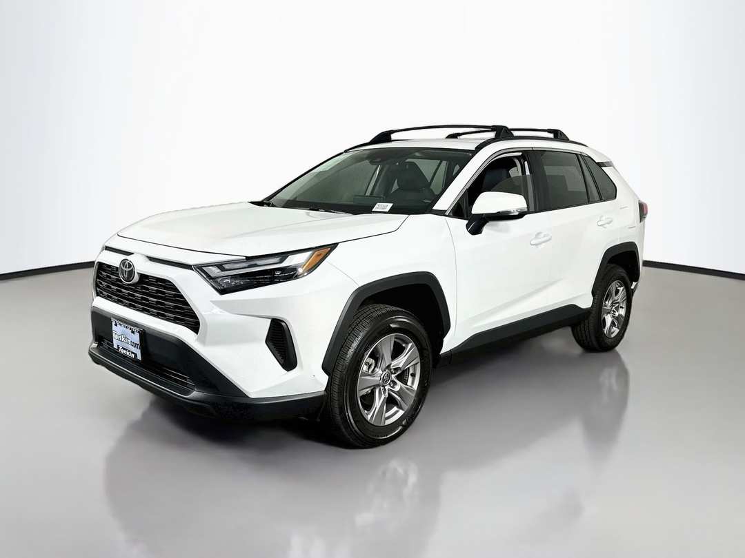 2025 Toyota Rav4 XLE - Image 3