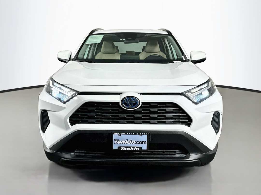 2022 Toyota Rav4 Hybrid XLE - Image 2