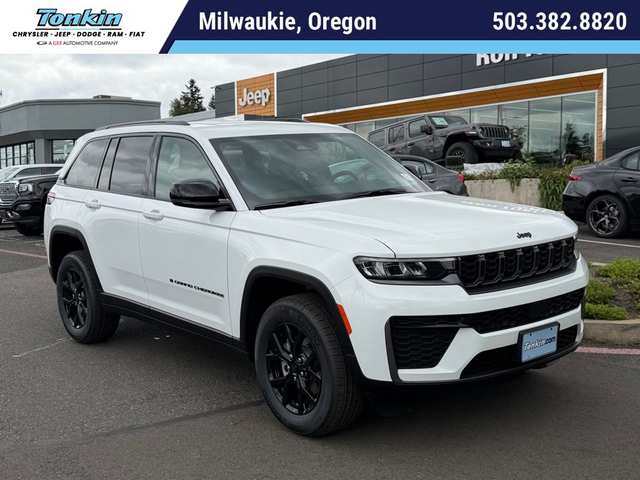 2026 Jeep Grand Cherokee Laredo Altitude