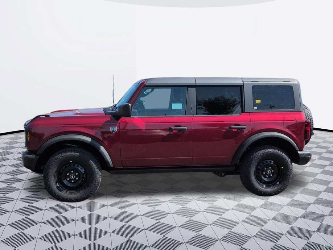 2026 Ford Bronco Big Bend - Image 2
