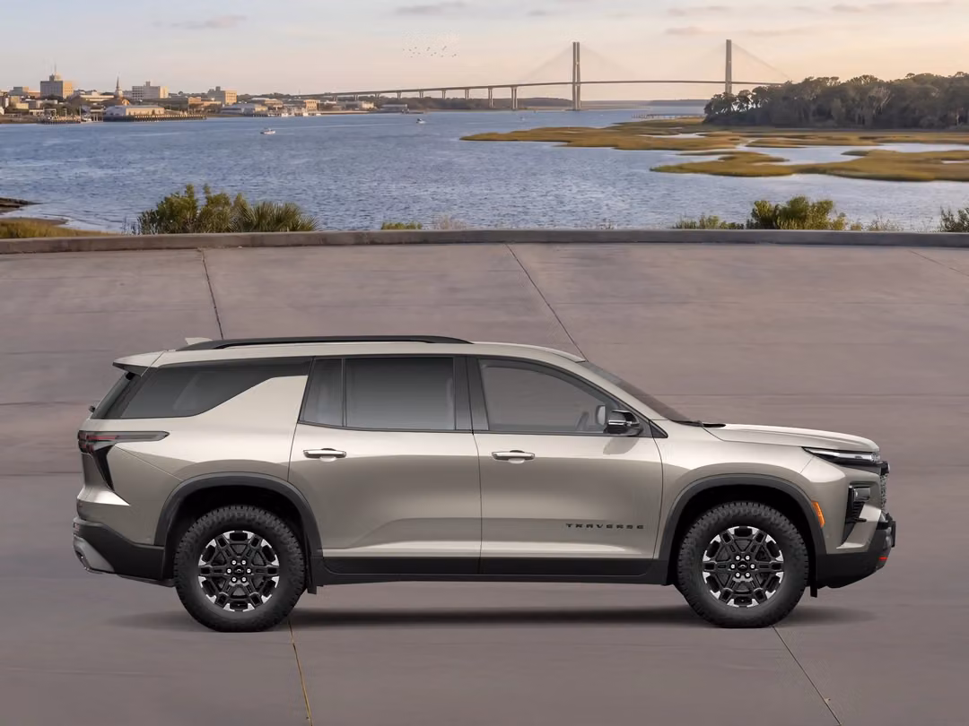 2027 Chevrolet Traverse Z71 - Image 3