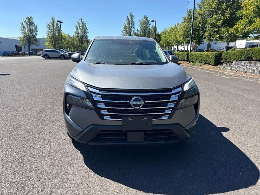 2024 Nissan Rogue SV - Image 2