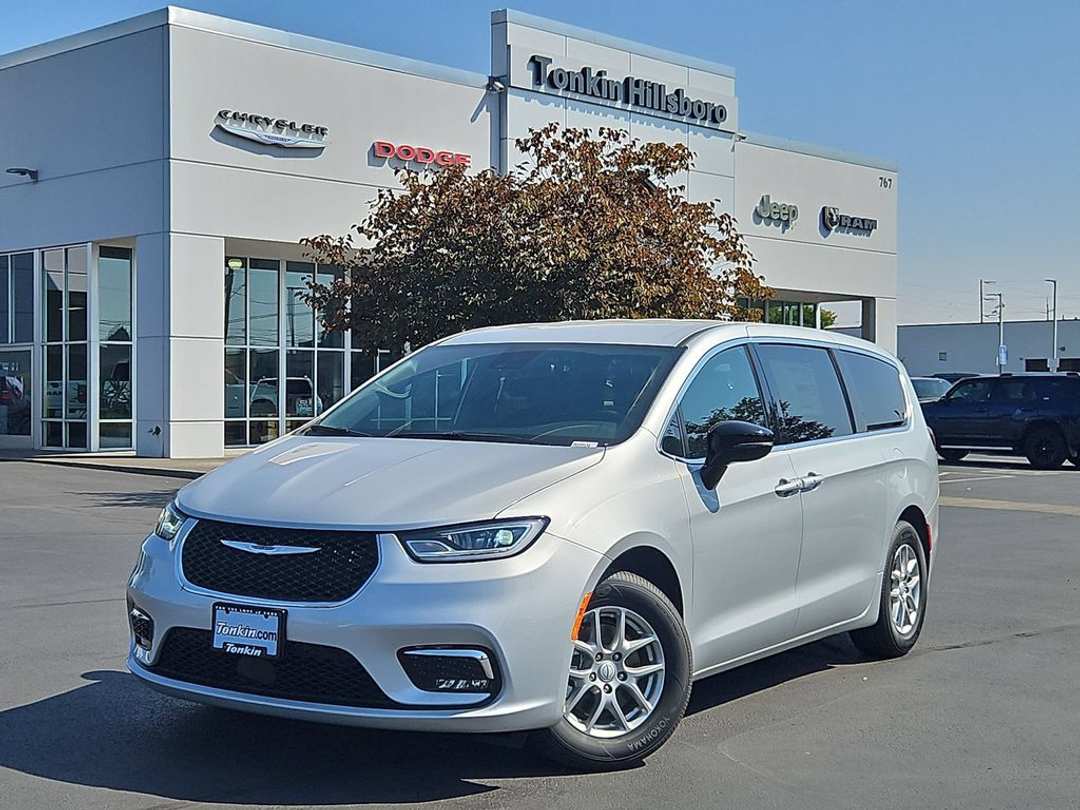 2026 Chrysler Pacifica Select - Image 2