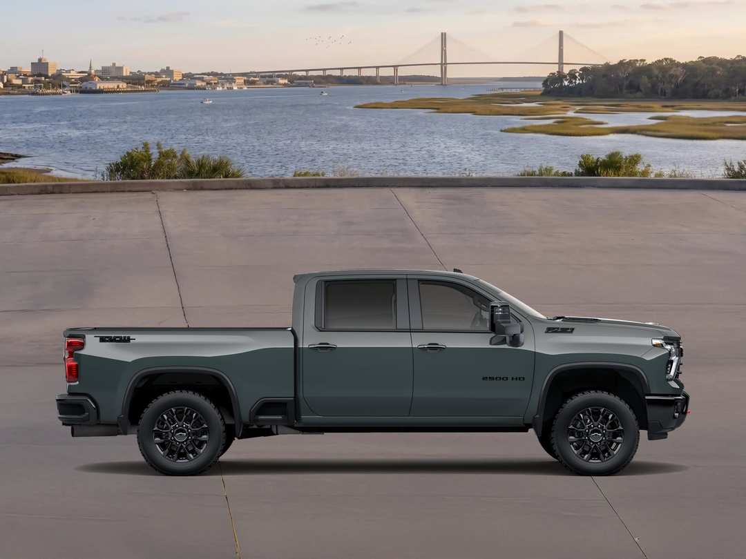 2026 Chevrolet Silverado 2500Hd LT - Image 3