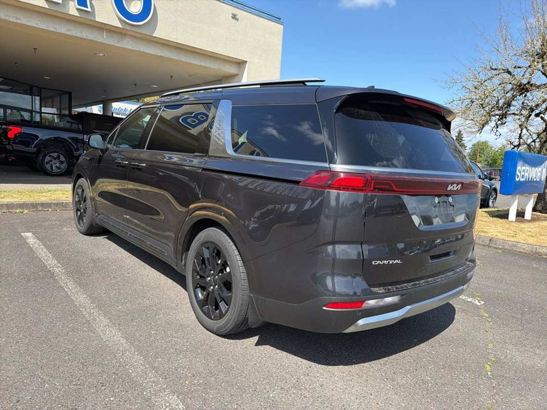 2024 Kia Carnival SX Prestige - Image 3