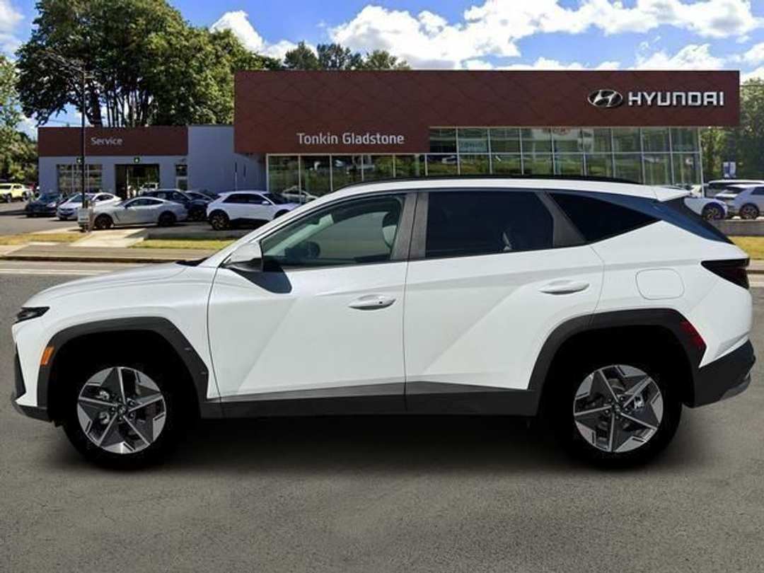 2026 Hyundai Tucson Hybrid SEL - Image 3