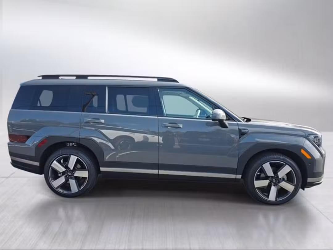2026 Hyundai Santa Fe Hybrid Limited - Image 2