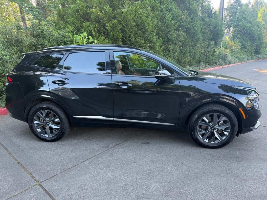 2023 Kia Sportage Hybrid SXPrestige - Image 2