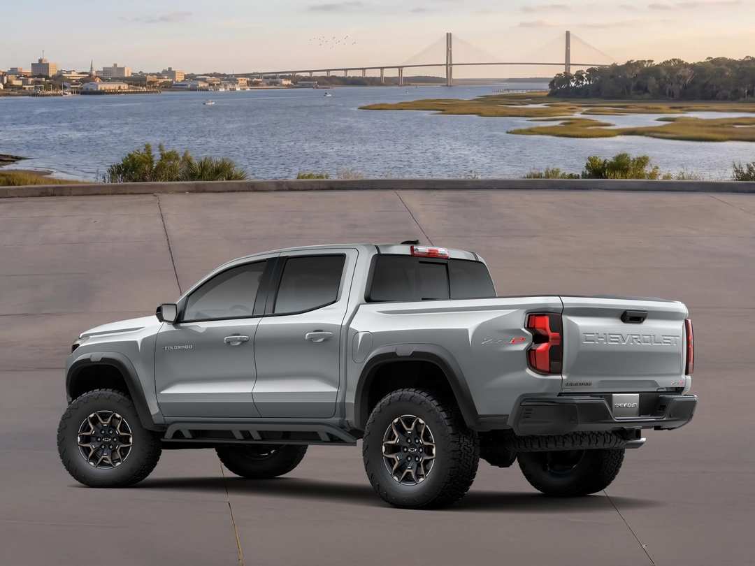 2026 Chevrolet Colorado ZR2 - Image 2