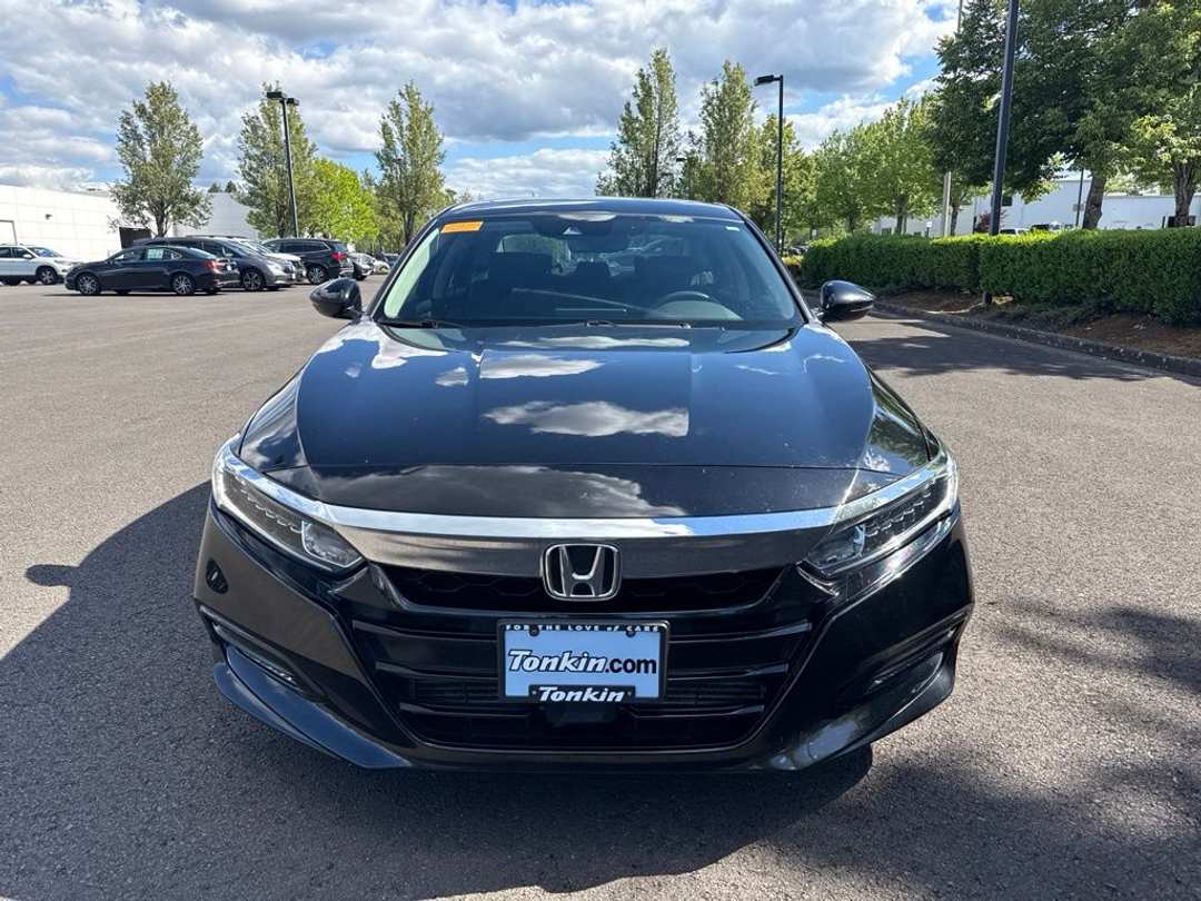 2018 Honda Accord EXL 2.0T - Image 2