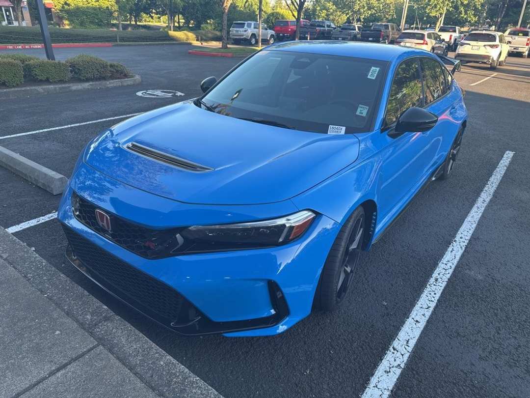 2025 Honda Civic Type R - Image 2