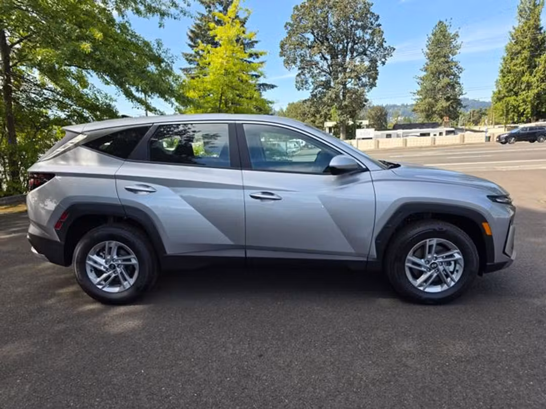 2026 Hyundai Tucson SE - Image 3