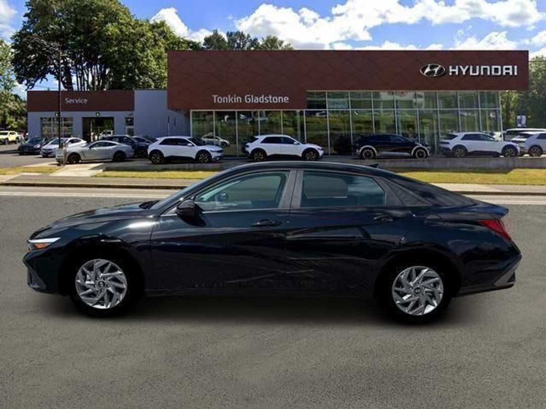 2026 Hyundai Elantra Hybrid Blue - Image 3