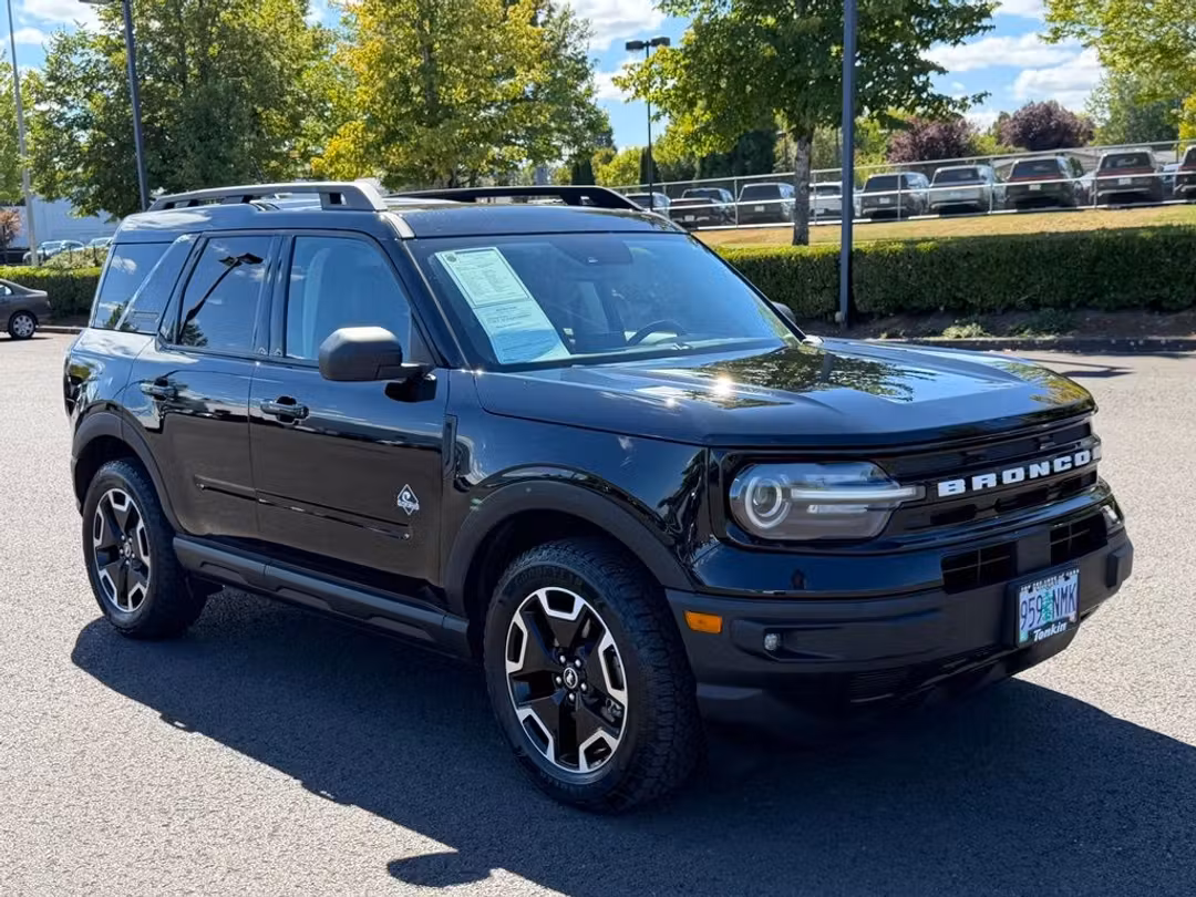 2022 Ford Bronco Sport Outer Banks - Image 2