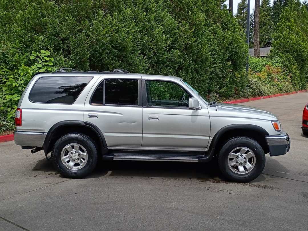 2000 Toyota 4Runner SR5 - Image 3