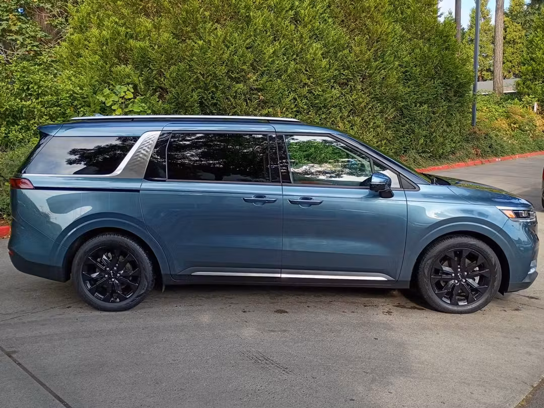 2024 Kia Carnival SX Prestige - Image 3