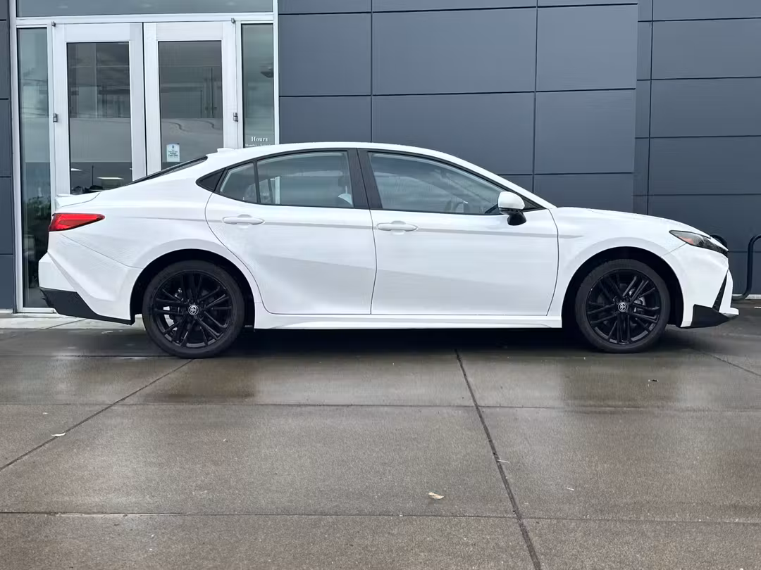 2025 Toyota Camry SE - Image 2