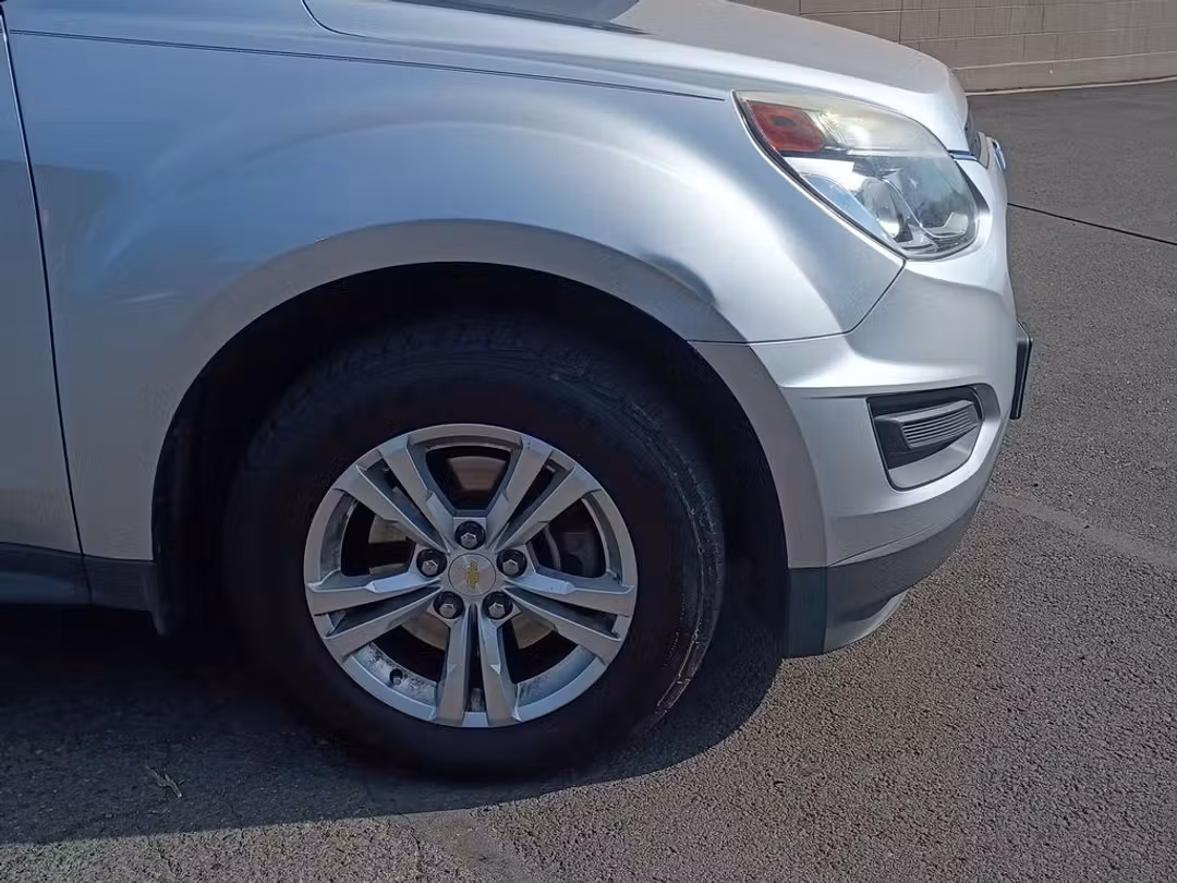 2016 Chevrolet Equinox LS - Image 2