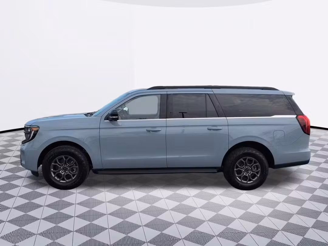 2027 Ford Expedition Max Active - Image 2