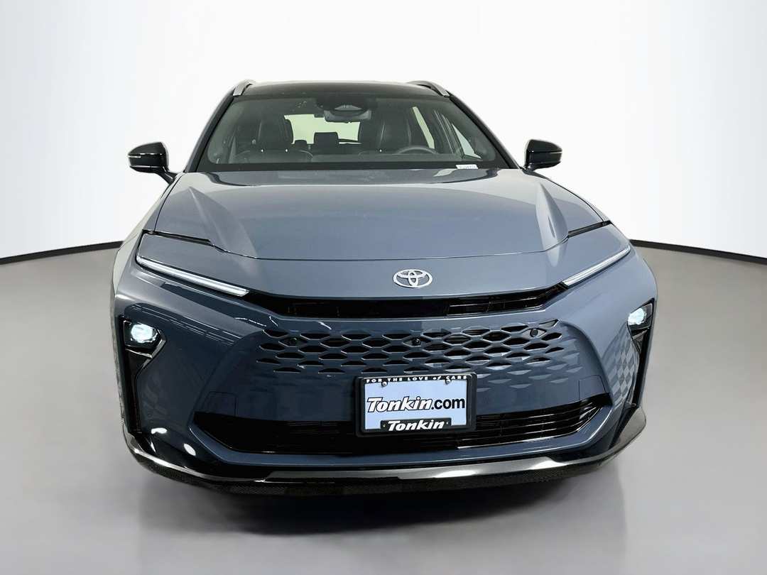 2026 Toyota Crown Signia Limited - Image 2