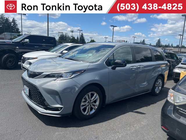 2023 Toyota Sienna XSE