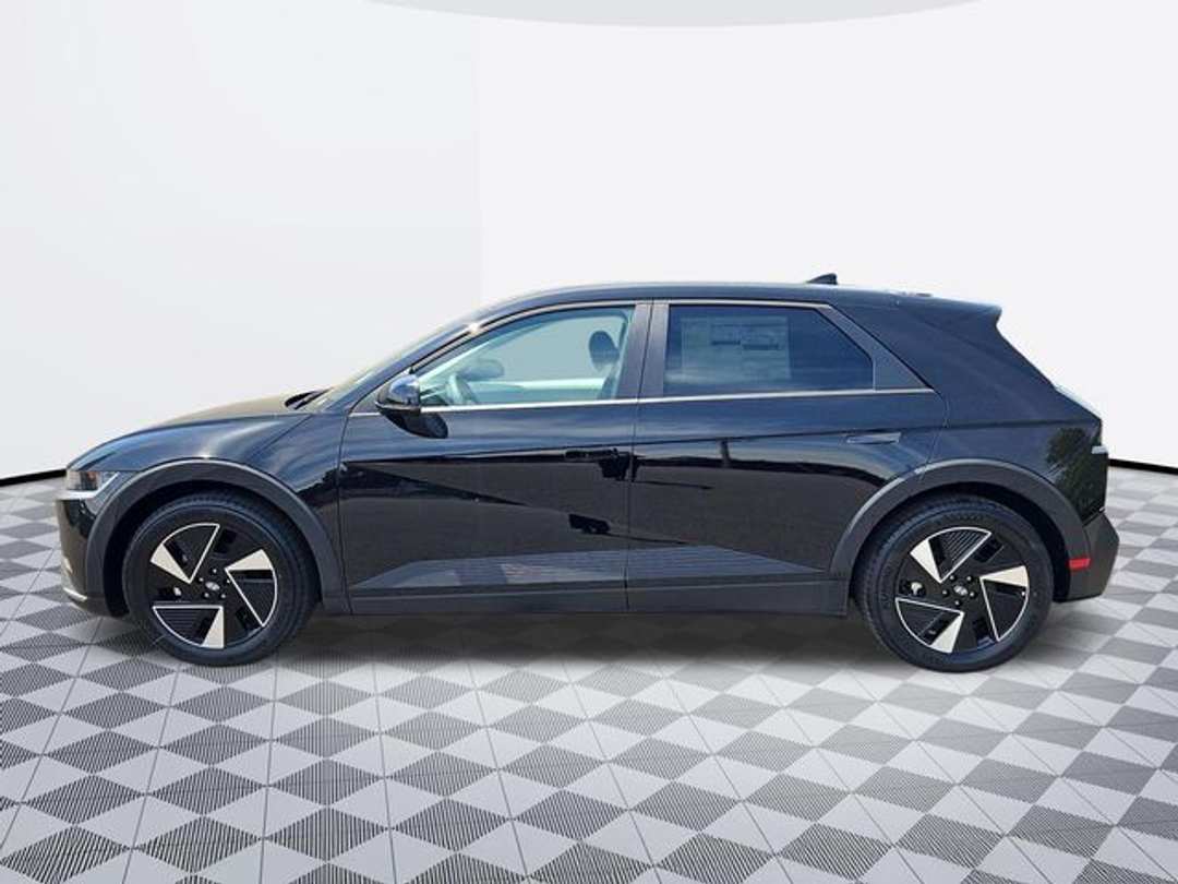 2026 Hyundai Ioniq 5 SEL - Image 3