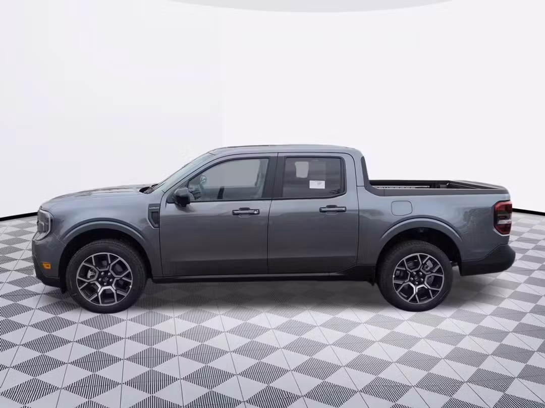 2026 Ford Maverick Lariat - Image 2