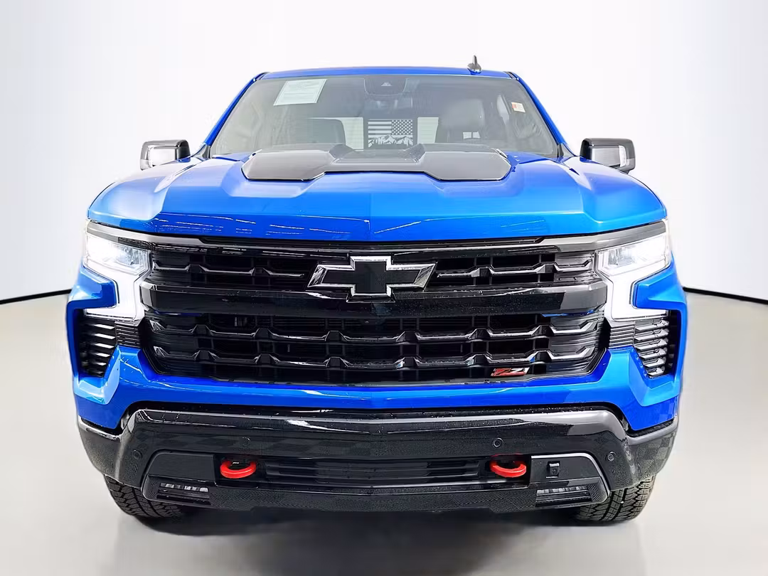 2025 Chevrolet Silverado 1500 LT Trail Boss - Image 3
