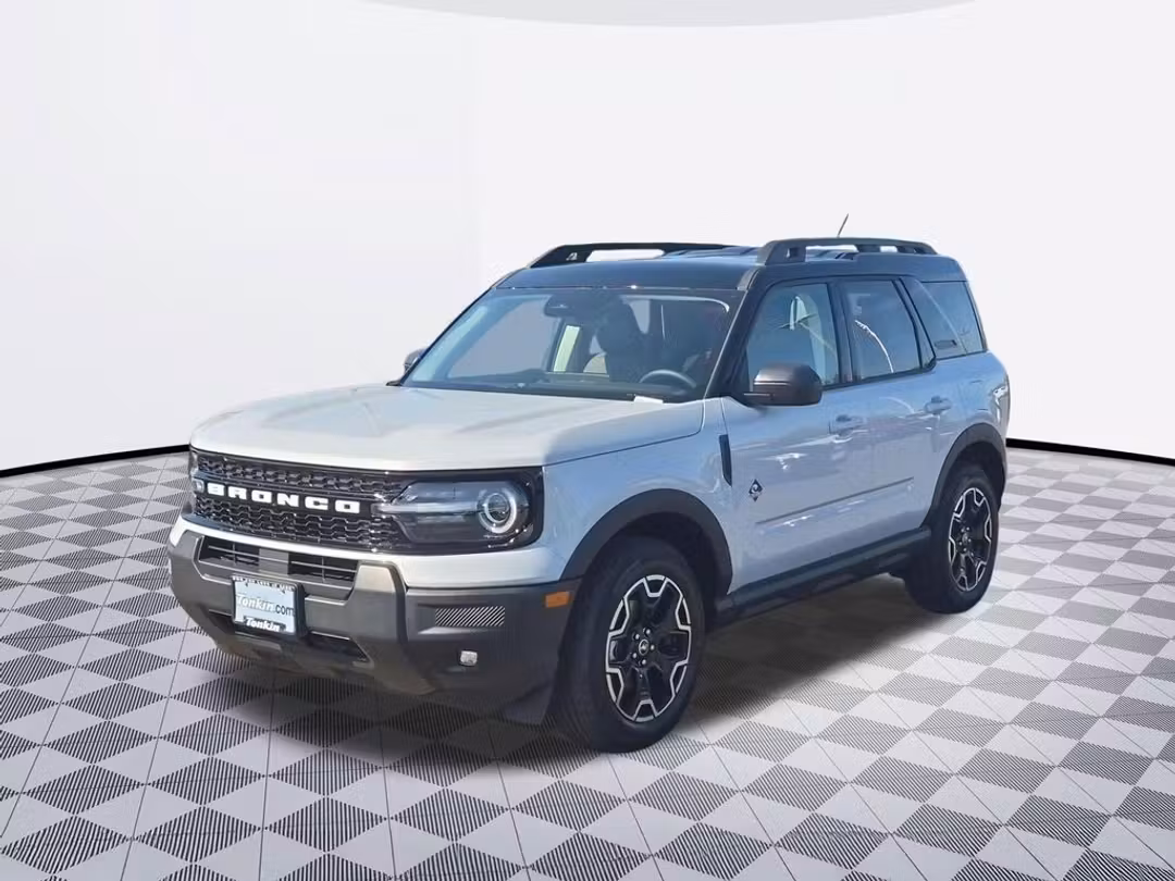 2026 Ford Bronco Sport Outer Banks - Image 2