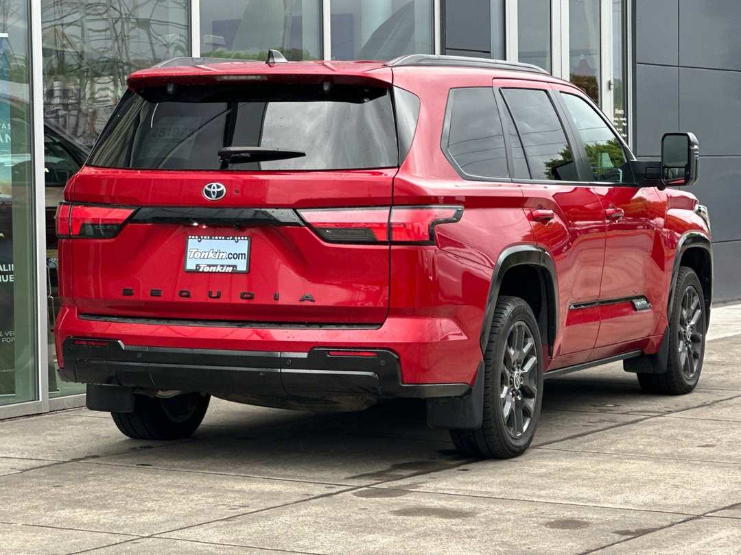2024 Toyota Sequoia Platinum - Image 3